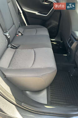 Внедорожник / Кроссовер Toyota RAV4 2022 в 