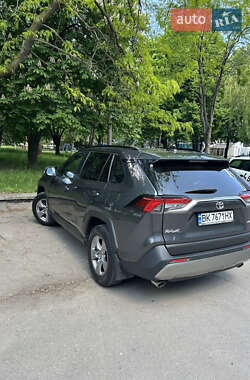 Внедорожник / Кроссовер Toyota RAV4 2022 в 