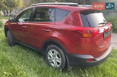 Внедорожник / Кроссовер Toyota RAV4 2015 в 