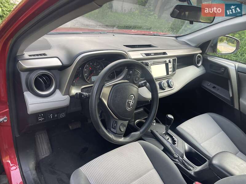 Внедорожник / Кроссовер Toyota RAV4 2015 в Харькове