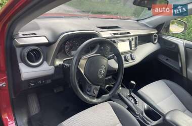 Внедорожник / Кроссовер Toyota RAV4 2015 в 