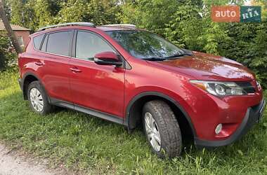 Внедорожник / Кроссовер Toyota RAV4 2015 в 