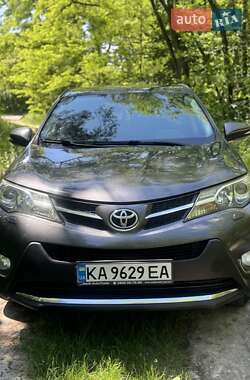 Внедорожник / Кроссовер Toyota RAV4 2013 в 