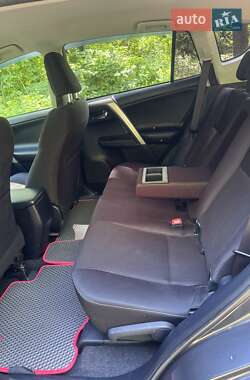 Внедорожник / Кроссовер Toyota RAV4 2013 в 