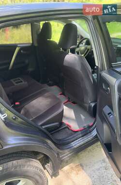 Внедорожник / Кроссовер Toyota RAV4 2013 в 