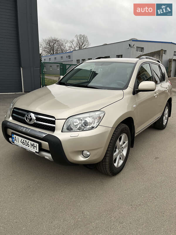 Позашляховик / Кросовер Toyota RAV4 2008 в 