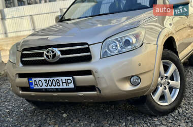 Позашляховик / Кросовер Toyota RAV4 2007 в 