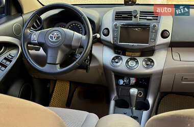 Позашляховик / Кросовер Toyota RAV4 2007 в 