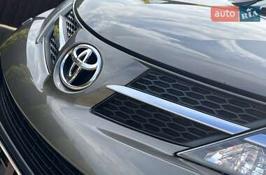 Позашляховик / Кросовер Toyota RAV4 2013 в 