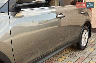 Позашляховик / Кросовер Toyota RAV4 2013 в 