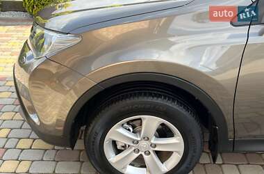 Позашляховик / Кросовер Toyota RAV4 2013 в 