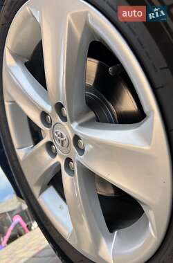 Позашляховик / Кросовер Toyota RAV4 2013 в 