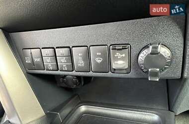 Позашляховик / Кросовер Toyota RAV4 2013 в 