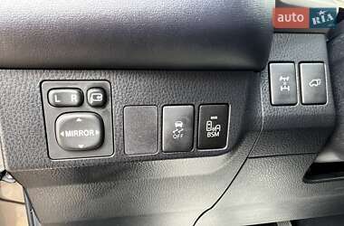 Позашляховик / Кросовер Toyota RAV4 2013 в 