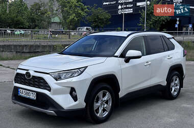 Позашляховик / Кросовер Toyota RAV4 2020 в Києві