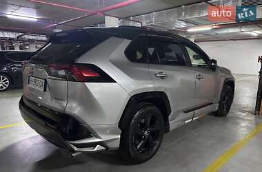 Внедорожник / Кроссовер Toyota RAV4 2021 в 