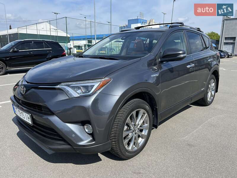 Внедорожник / Кроссовер Toyota RAV4 2017 в Киеве