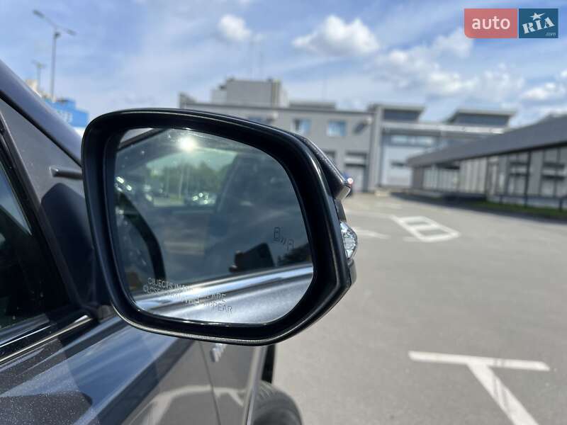 Внедорожник / Кроссовер Toyota RAV4 2017 в Киеве
