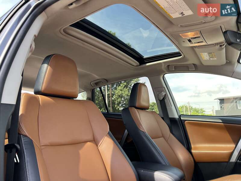 Внедорожник / Кроссовер Toyota RAV4 2017 в Киеве