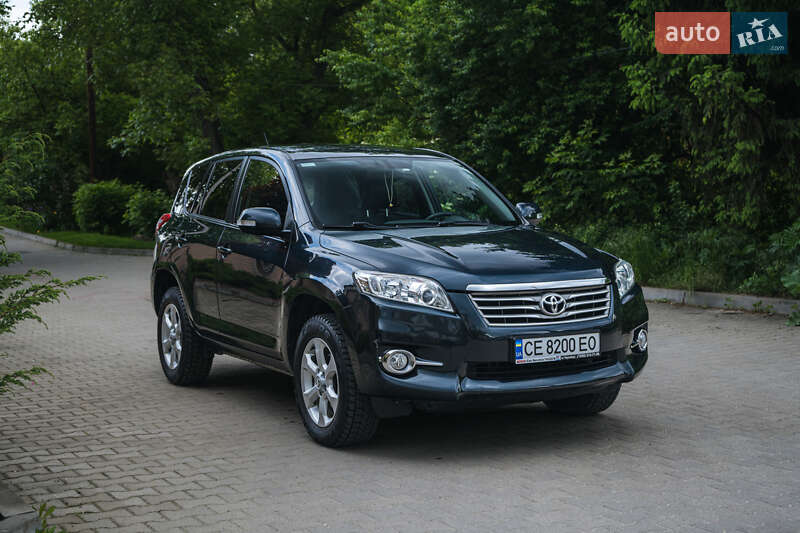 Внедорожник / Кроссовер Toyota RAV4 2010 в 