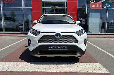 Внедорожник / Кроссовер Toyota RAV4 2023 в 