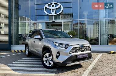 Внедорожник / Кроссовер Toyota RAV4 2020 в 