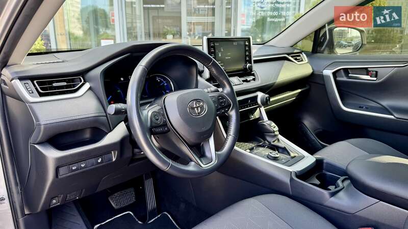 Внедорожник / Кроссовер Toyota RAV4 2020 в Чернигове