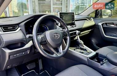 Внедорожник / Кроссовер Toyota RAV4 2020 в 