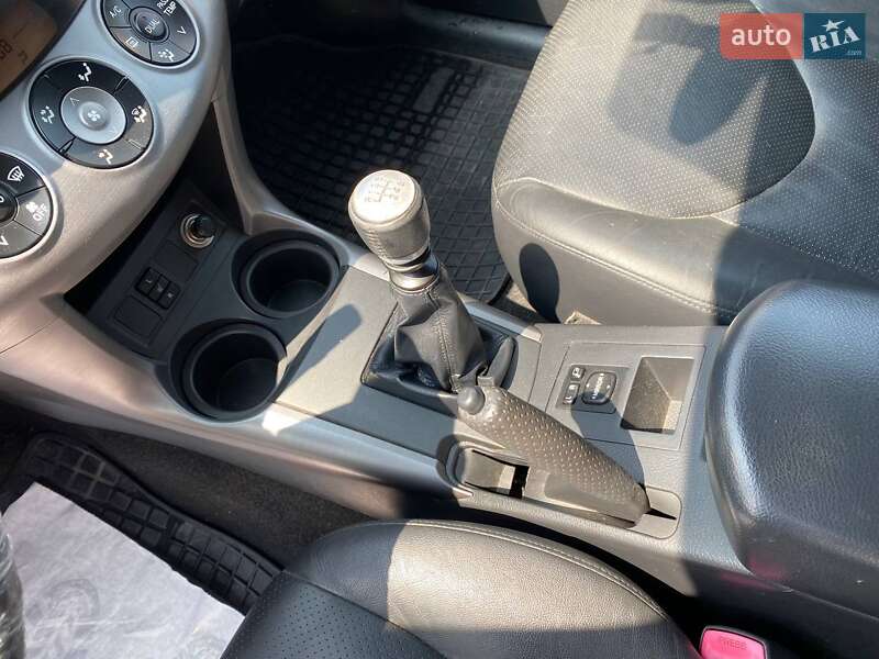 Позашляховик / Кросовер Toyota RAV4 2008 в Львові