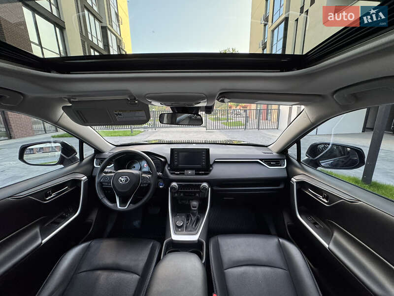 Внедорожник / Кроссовер Toyota RAV4 2021 в Ивано-Франковске