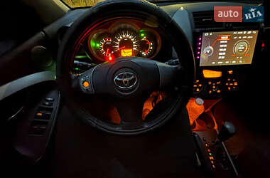 Позашляховик / Кросовер Toyota RAV4 2007 в 