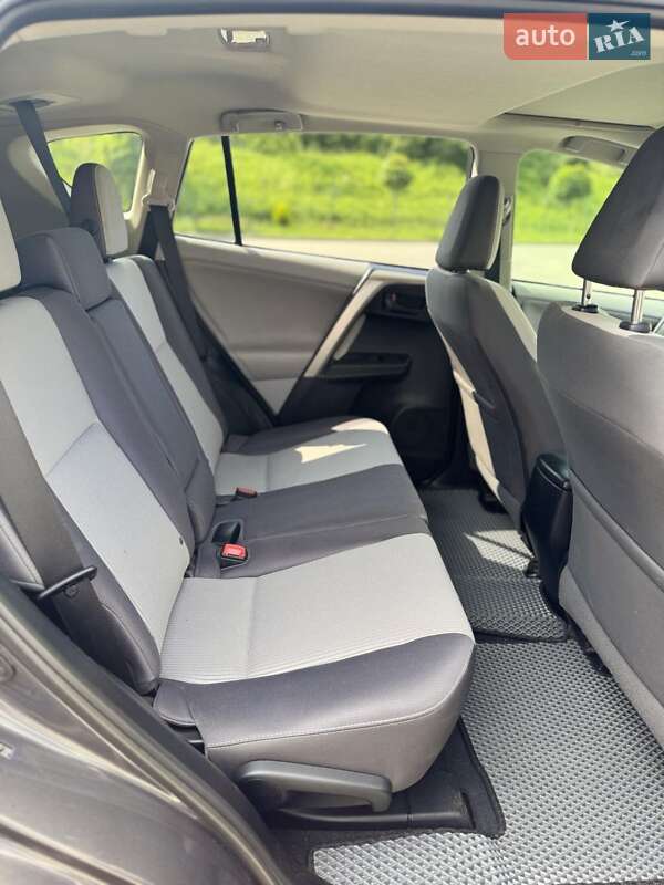 Внедорожник / Кроссовер Toyota RAV4 2013 в Ивано-Франковске
