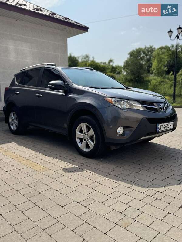 Внедорожник / Кроссовер Toyota RAV4 2013 в Ивано-Франковске