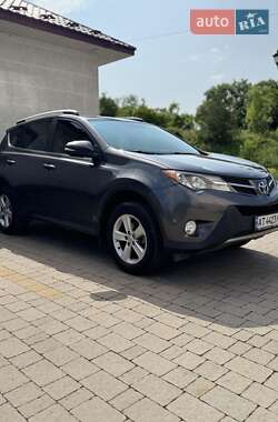Внедорожник / Кроссовер Toyota RAV4 2013 в 