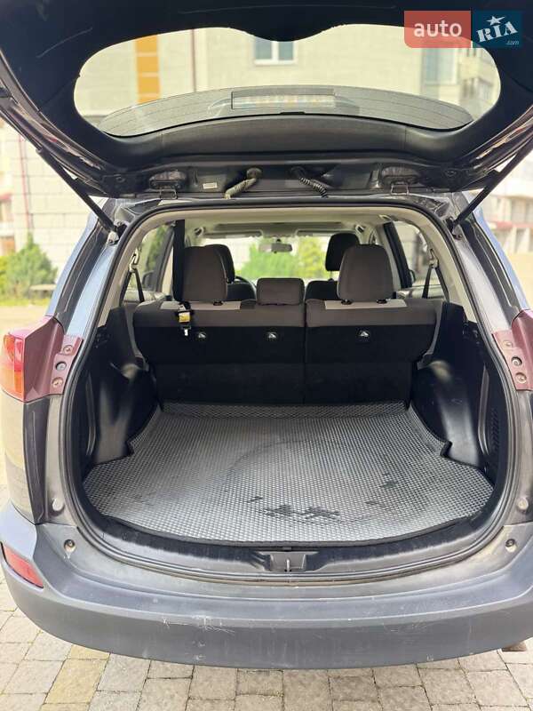 Внедорожник / Кроссовер Toyota RAV4 2013 в Ивано-Франковске