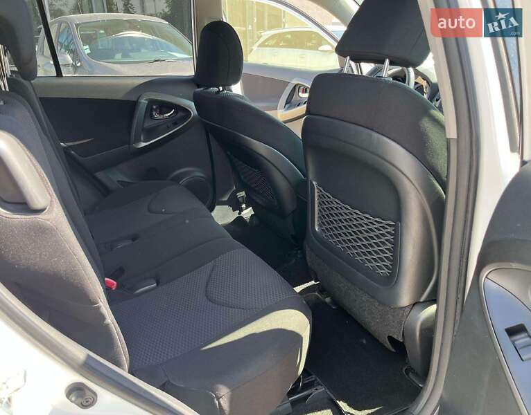 Внедорожник / Кроссовер Toyota RAV4 2012 в Киеве