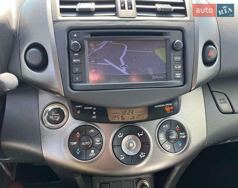 Внедорожник / Кроссовер Toyota RAV4 2012 в Киеве