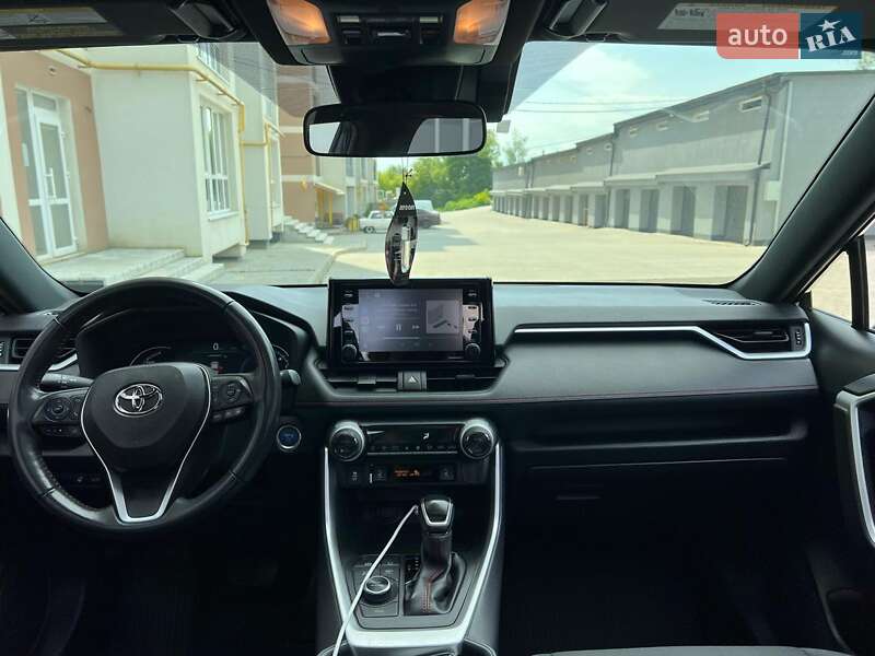 Позашляховик / Кросовер Toyota RAV4 2021 в Тернополі