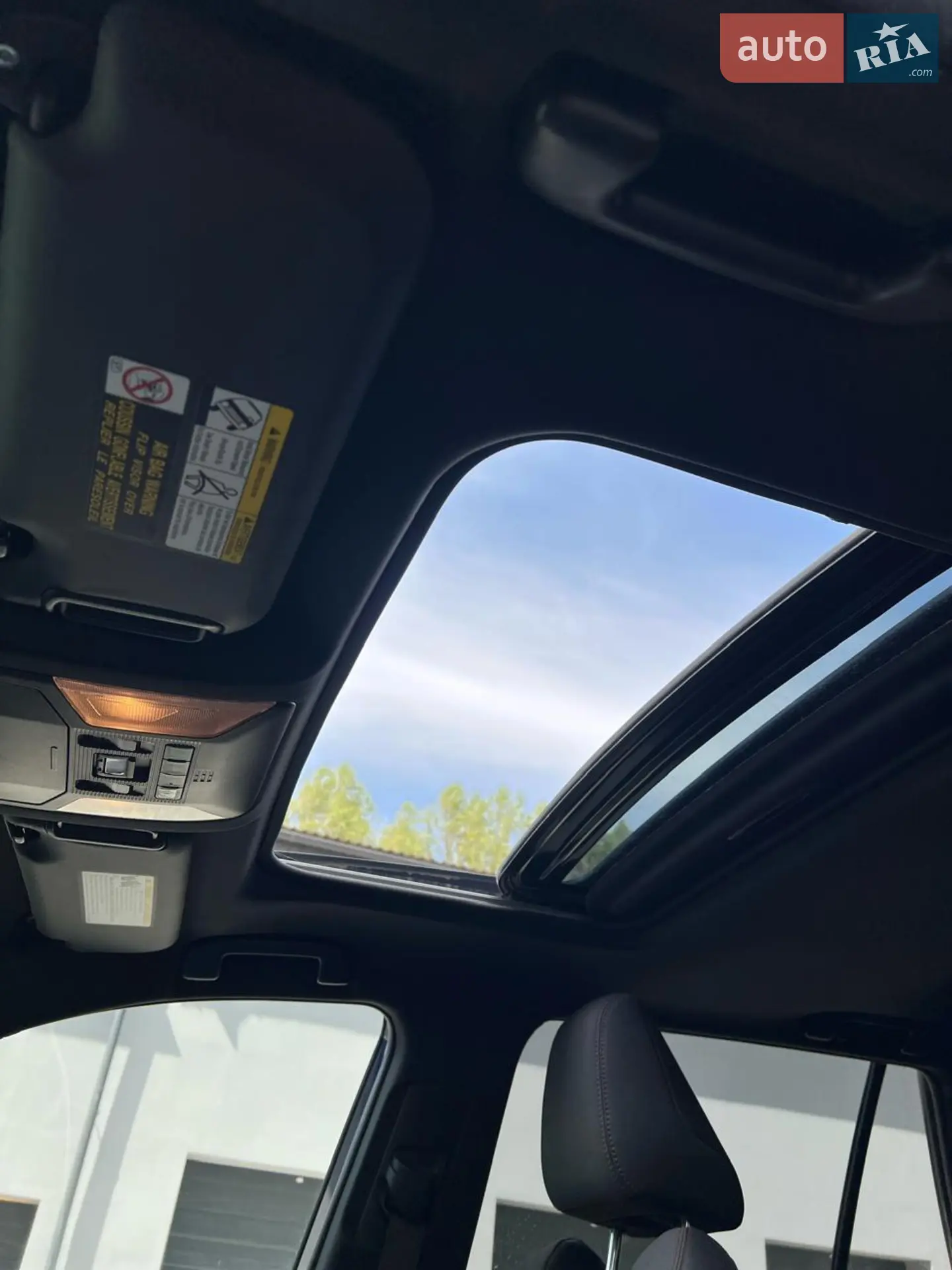 2021 Toyota RAV 4 - мініатюра 11