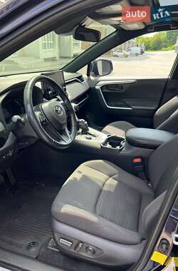 Позашляховик / Кросовер Toyota RAV4 2021 в Тернополі