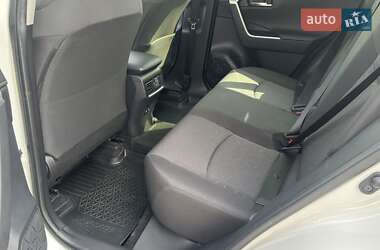 Внедорожник / Кроссовер Toyota RAV4 2021 в 