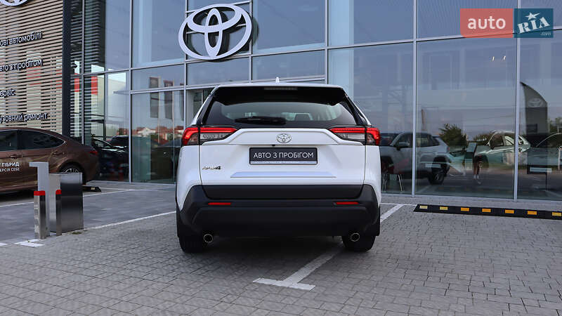 Внедорожник / Кроссовер Toyota RAV4 2019 в Ровно