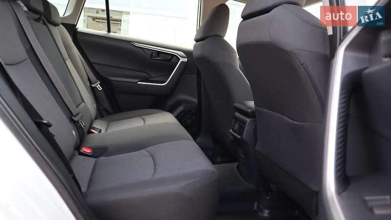 Внедорожник / Кроссовер Toyota RAV4 2019 в Ровно