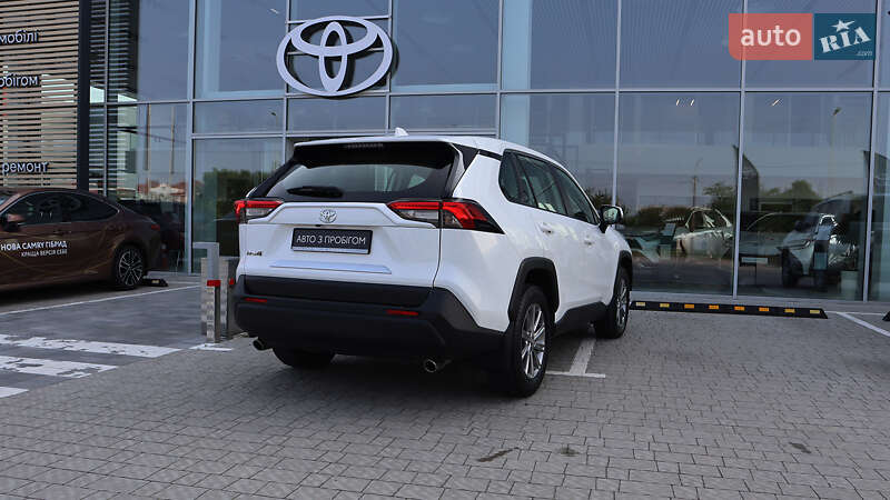 Внедорожник / Кроссовер Toyota RAV4 2019 в Ровно