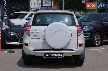 Позашляховик / Кросовер Toyota RAV4 2011 в 