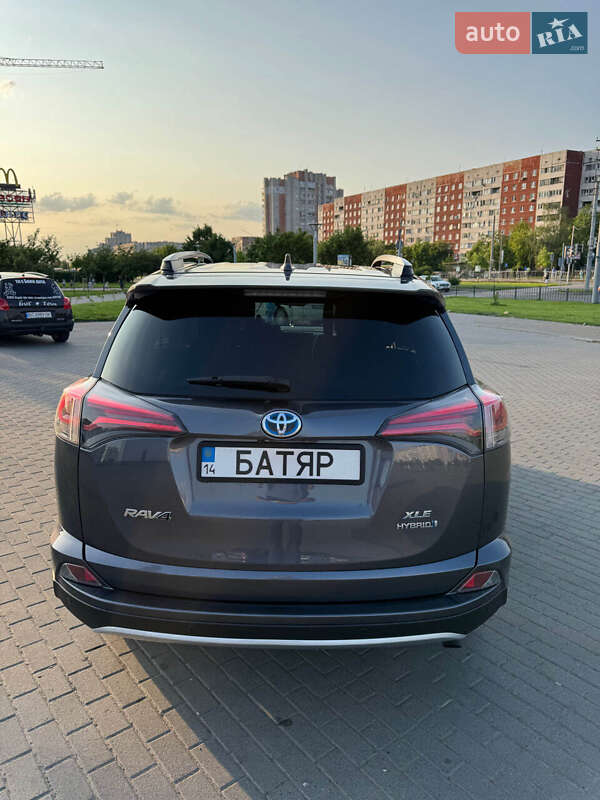 Позашляховик / Кросовер Toyota RAV4 2016 в Львові