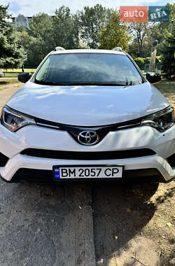 Внедорожник / Кроссовер Toyota RAV4 2016 в 