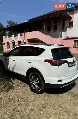 Внедорожник / Кроссовер Toyota RAV4 2016 в 