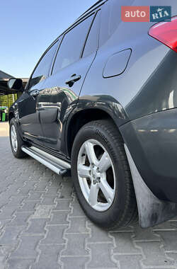 Внедорожник / Кроссовер Toyota RAV4 2007 в 