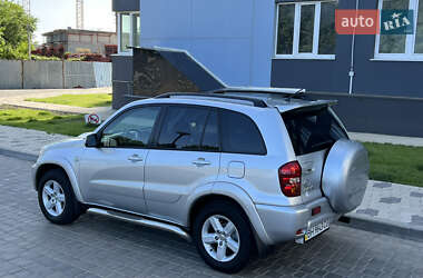 Позашляховик / Кросовер Toyota RAV4 2005 в 